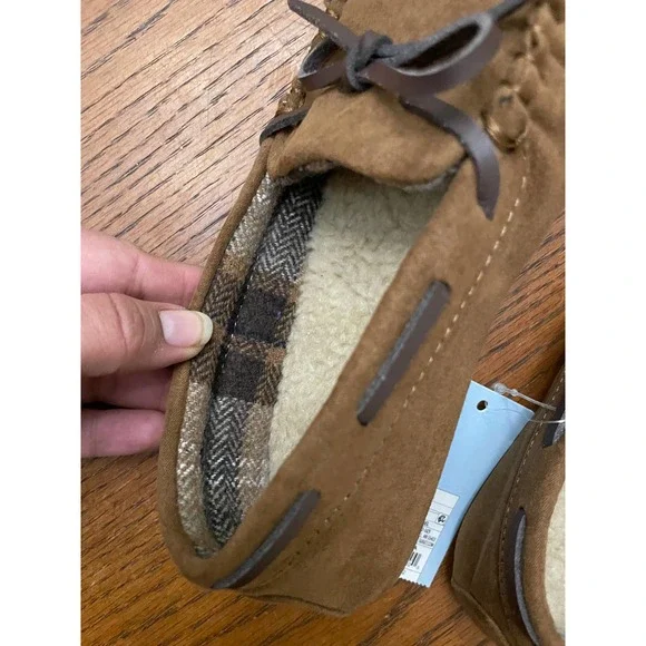 NWT Cat & Jack Boys Slippers Size 2 - Picture 9 of 13